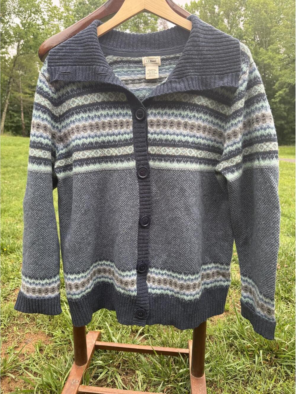 L.L.Bean Women's XL Reg Lamb Wool Button-Up Cardigan Sweater Aztec Design - Picture 3 of 5